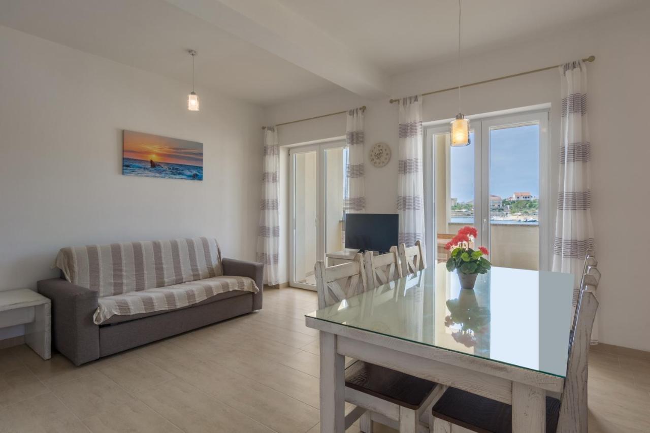 Apartments By The Sea Simuni, Pag - 18386 Kolan Luaran gambar