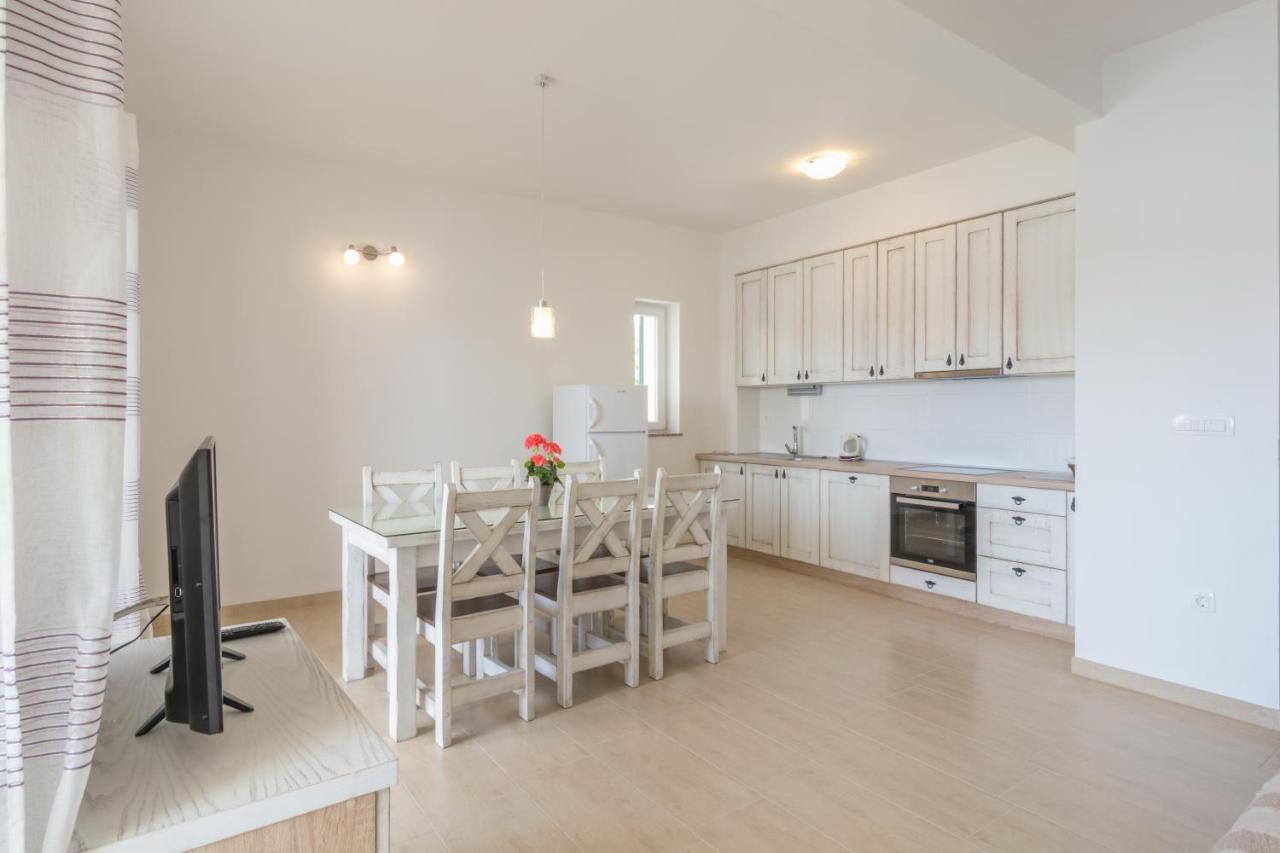 Apartments By The Sea Simuni, Pag - 18386 Kolan Luaran gambar