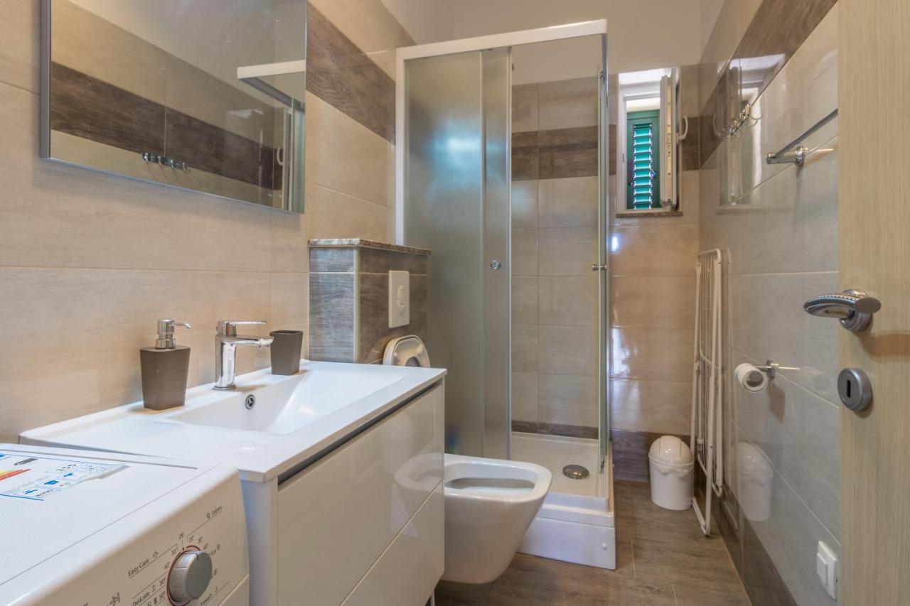 Apartments By The Sea Simuni, Pag - 18386 Kolan Luaran gambar