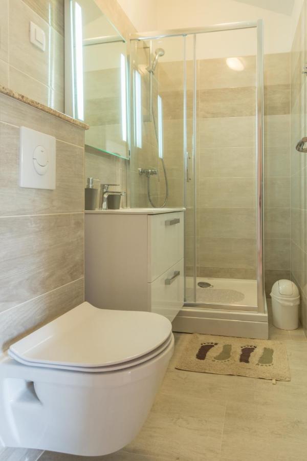 Apartments By The Sea Simuni, Pag - 18386 Kolan Luaran gambar