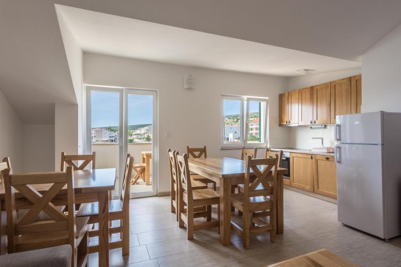 Apartments By The Sea Simuni, Pag - 18386 Kolan Luaran gambar